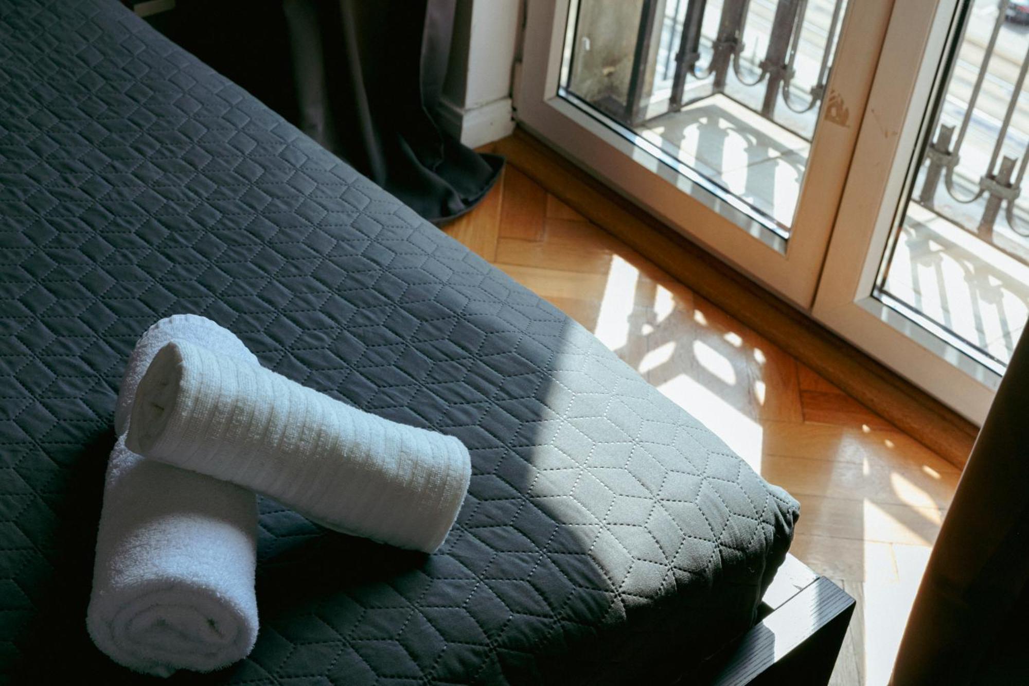 Plac Konstytucji 6 Grey - Bezplatny Garaz Podziemny - Free Parking - Apartament Dla 4 Osob Varsó Kültér fotó